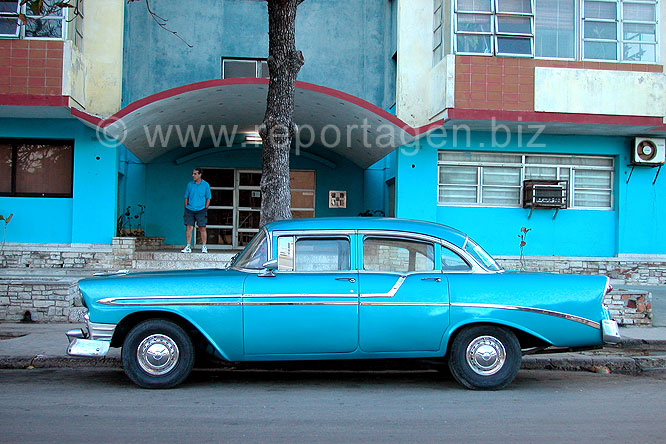 Rainer_Ortag_Blue_in_Cuba