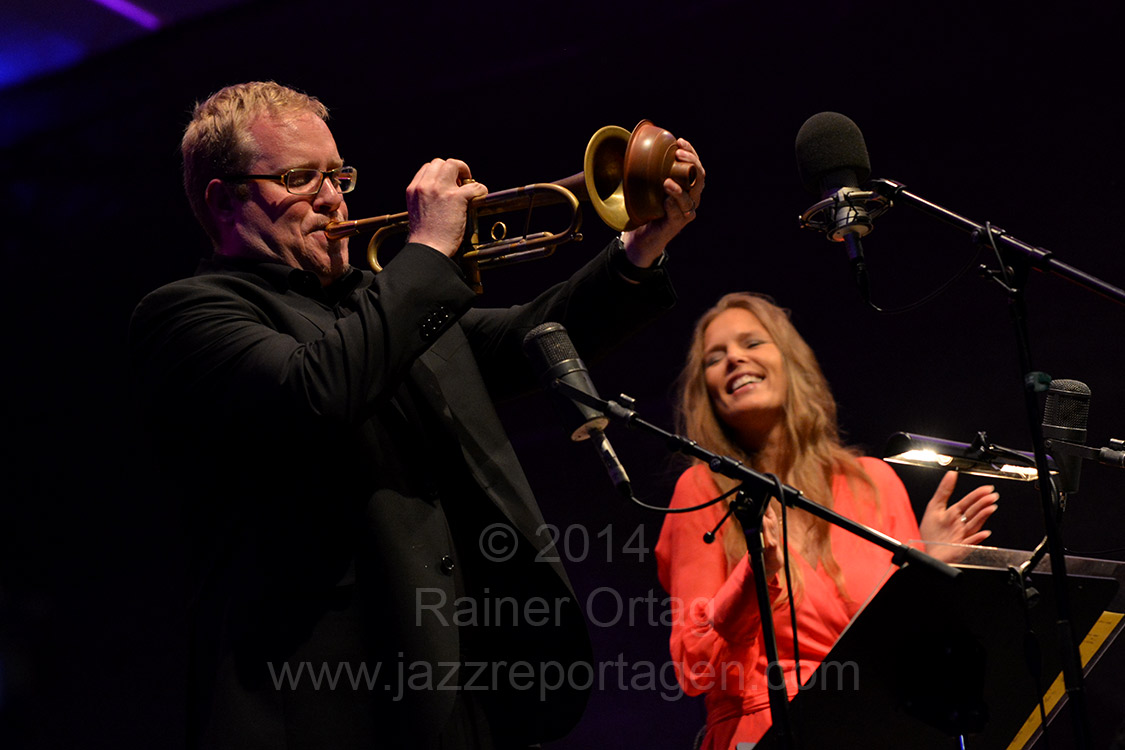 Rebecca Bakken und die HR-Bigband am Marktplatz Rottenburg am Neckar 25.7.2014