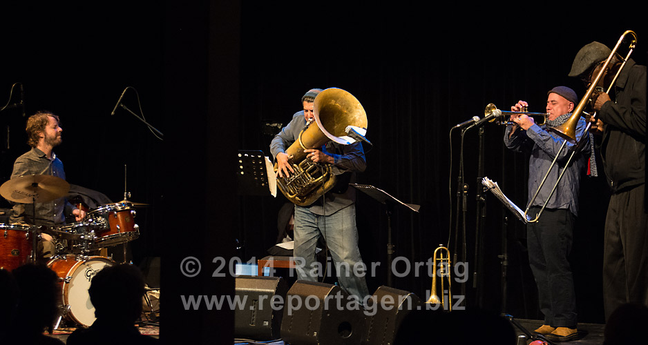 Billy Martin, Marcus Rojas, Steven Bernstein und Curtis Fowlkes