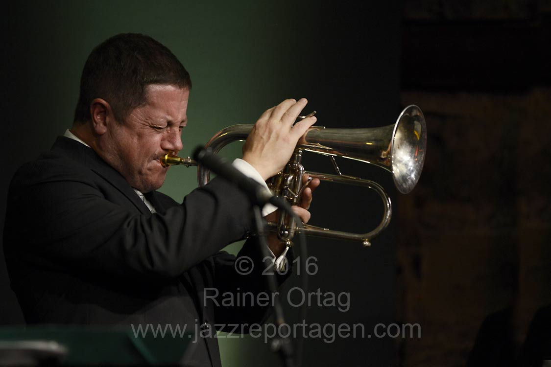 Joris Dudli Blue Train Sextet in Jazzkeller Esslingen am Freitag, 11. November 2016