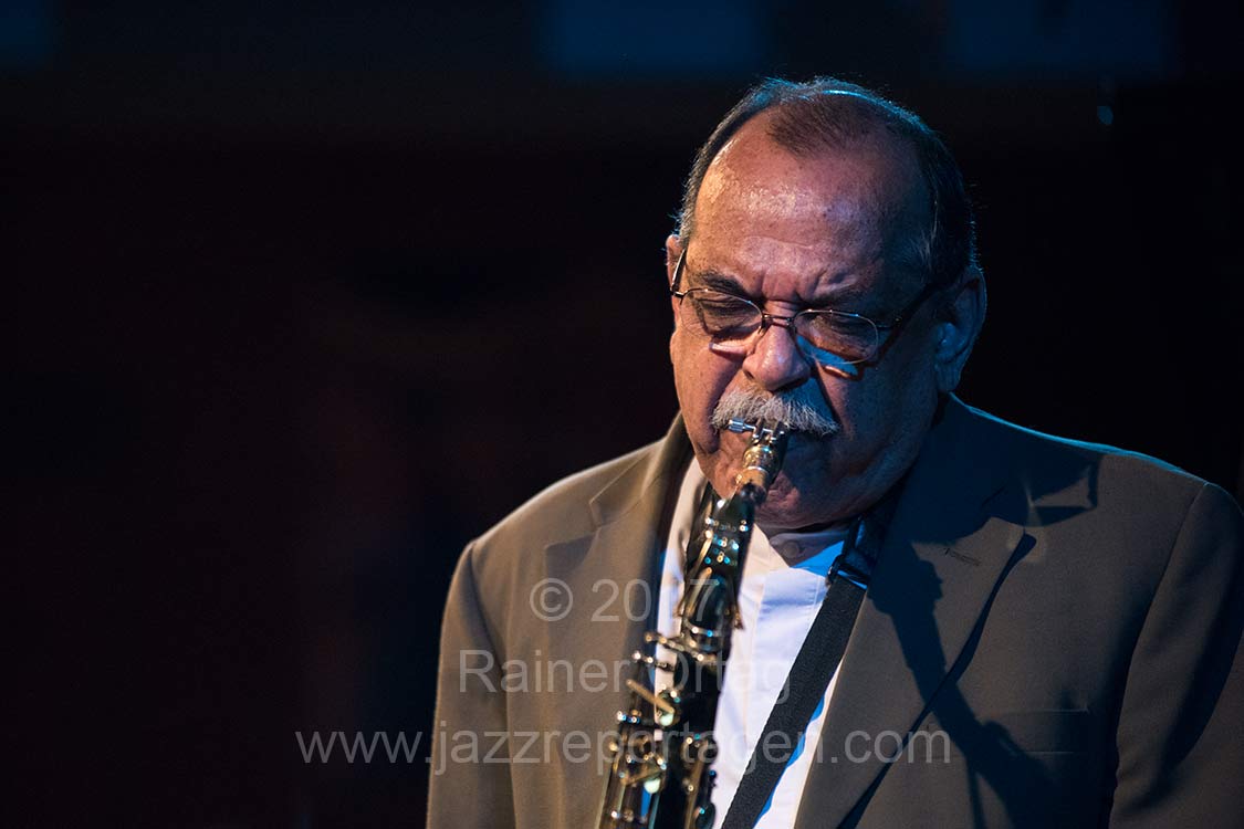 Ernie Watts Quartet im Jazzclub Unterfahrt Mnchen am 30. November 2017