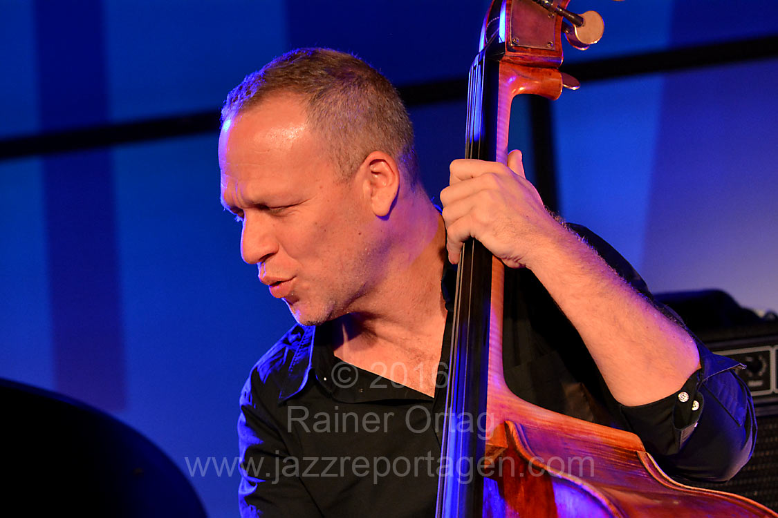 Avishai Cohen - jazzopen Stuttgart am Mo. 11.7.2016