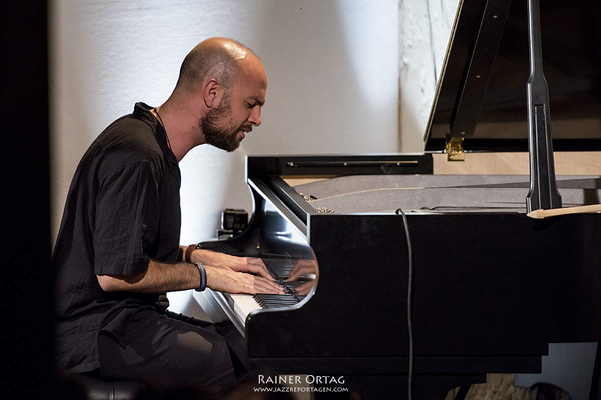 Shai Maestro Trio - Liquid in der Kelter Tbingen am 12.5.2019